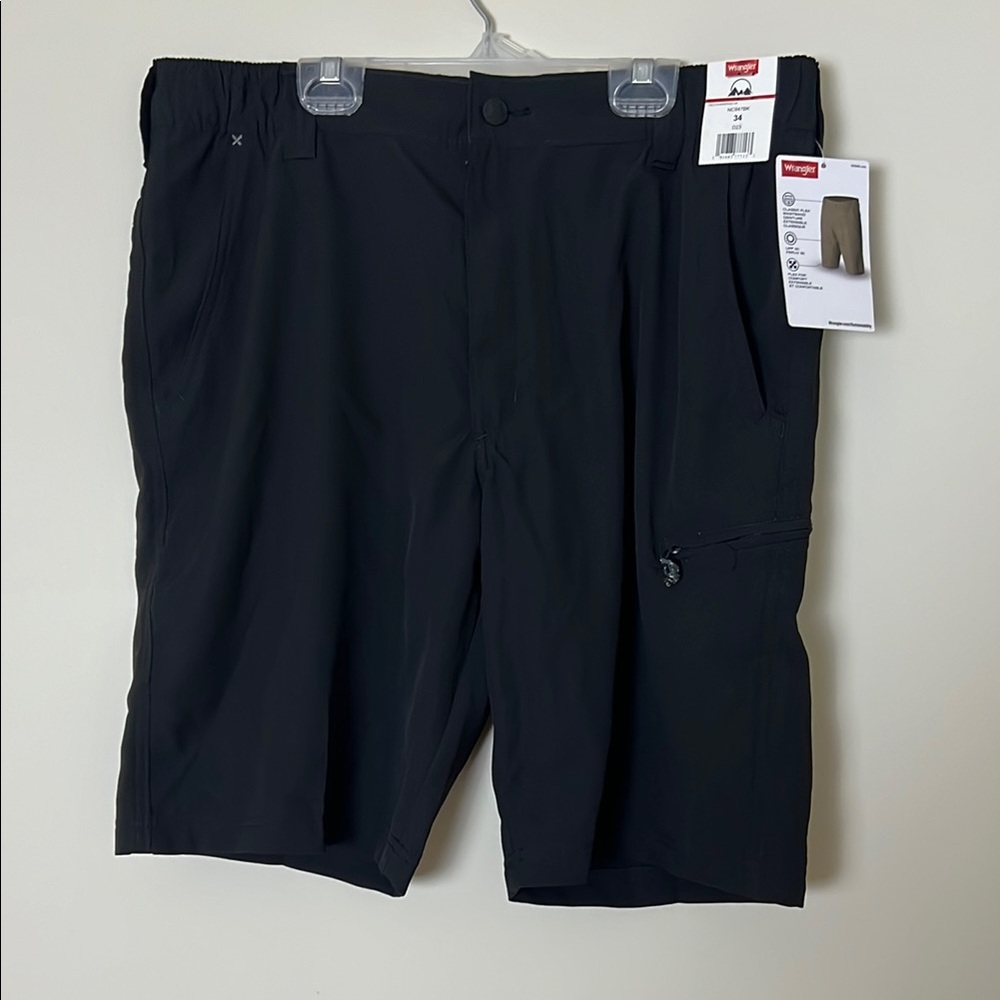 Wrangler Men's Athletic Black Shorts 34” performance